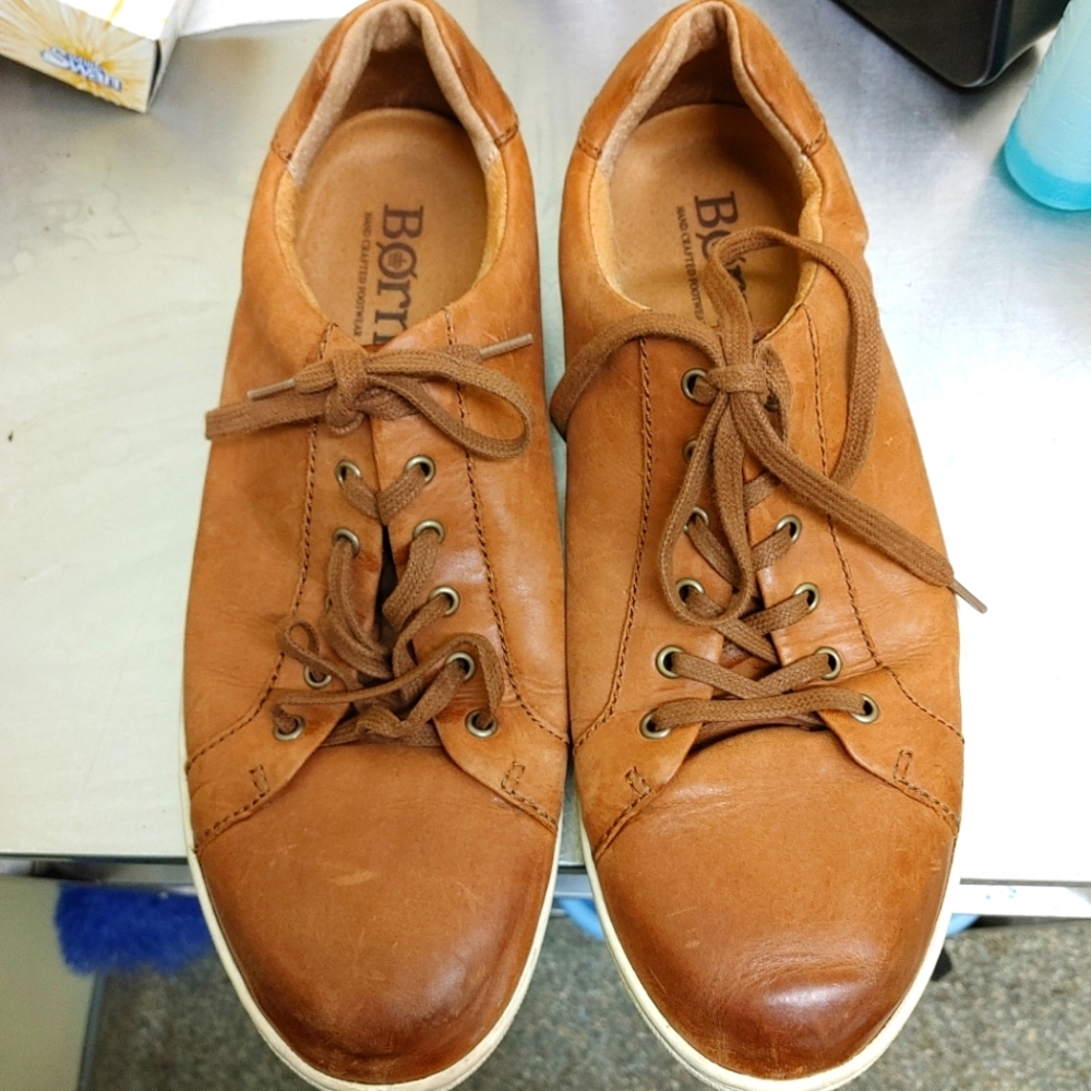 Born mens leather shoes sz.9.5